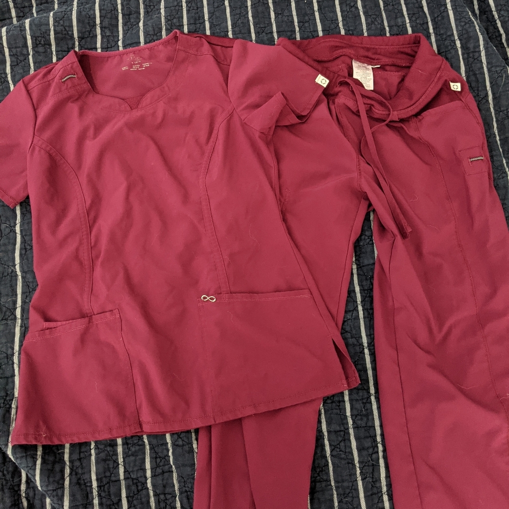 Burgundy/wine cherokee infinity scrub set